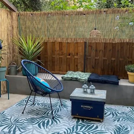 Апартаменты Le Petit Vendome Avec Terrasse Экс-ан-Прованс