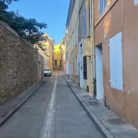 Апартаменты Le Petit Vendome Avec Terrasse