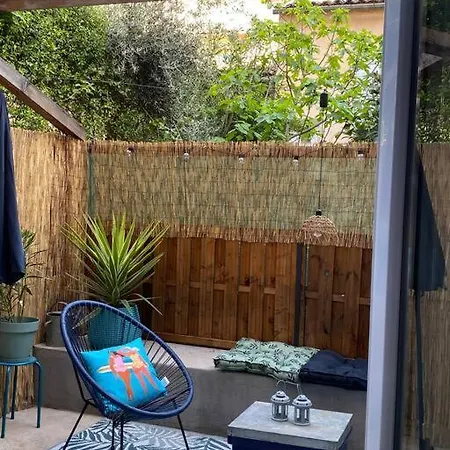 Le Petit Vendome Avec Terrasse Апартаменты *
